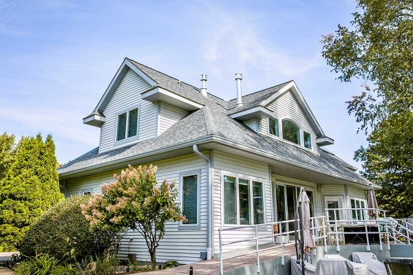 House with Owens Corning TruDefinition Duration shingles