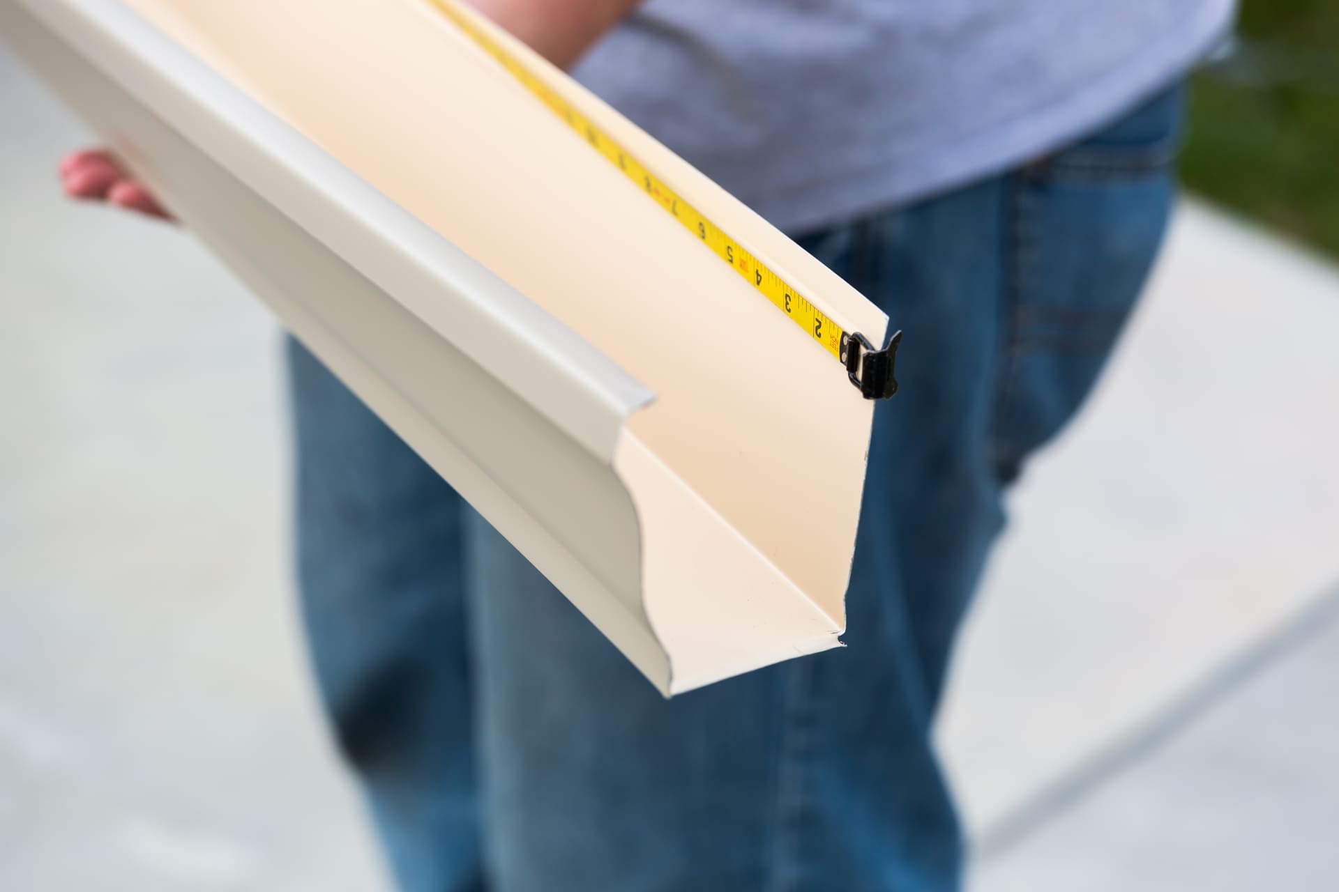 worker-holding-k-style-gutter